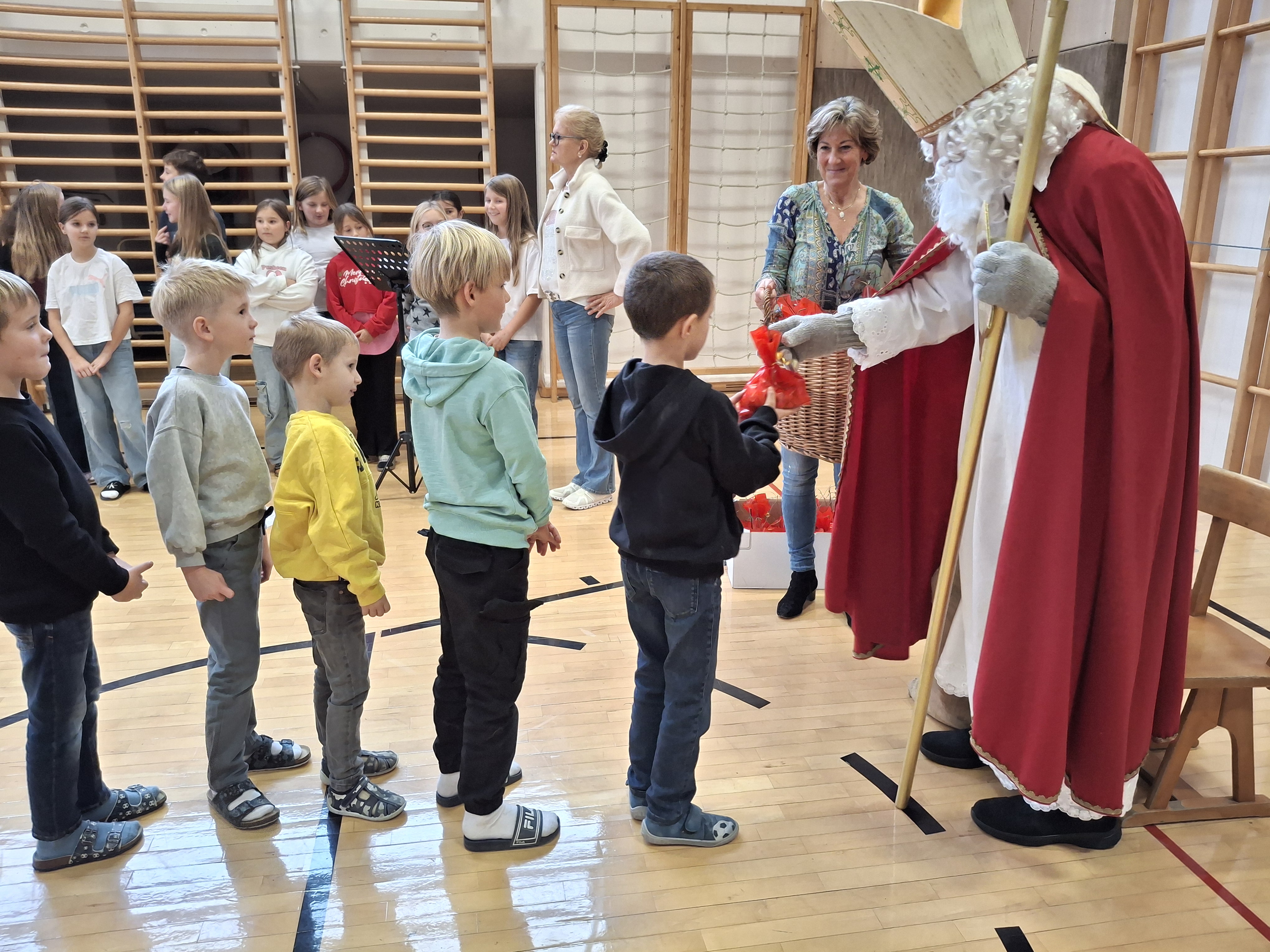 Nikolausfeier in der Volksschule Weitensfeld