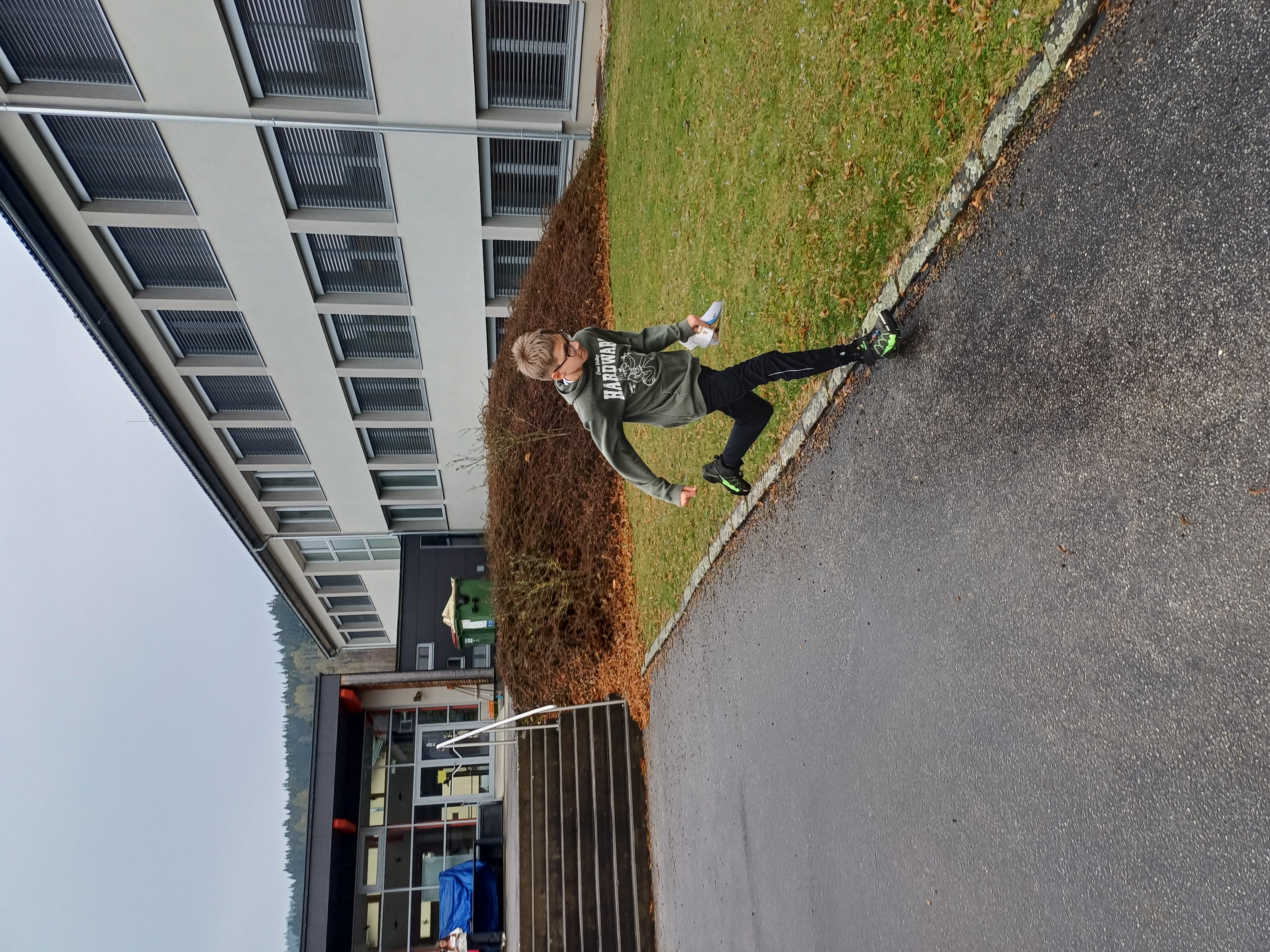 Orientierungslauf im Rahmen von Bewegung und Sport / Klasse 3a – Bild 10