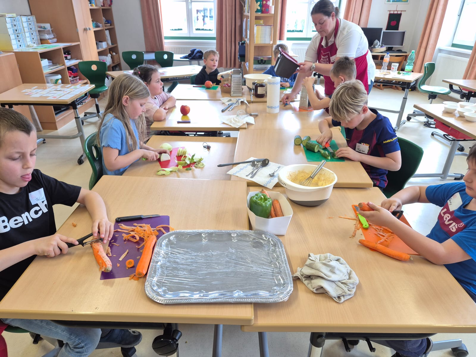 Besuch der Seminarbäurinnen in der 1. Klasse Volksschule – Bild 9