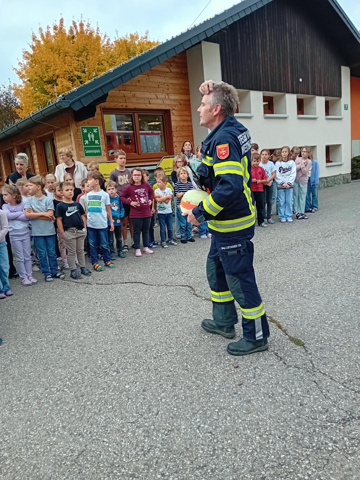 Erfolgreiche Räumungsübung an der Volksschule Weitensfeld – Bild 4